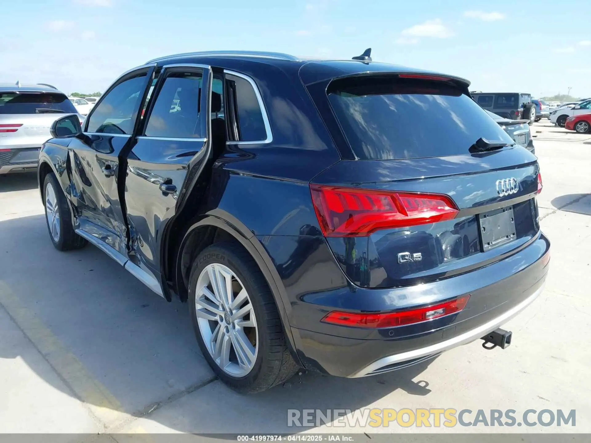 3 Photograph of a damaged car WA1BNAFY7K2022057 AUDI Q5 2019