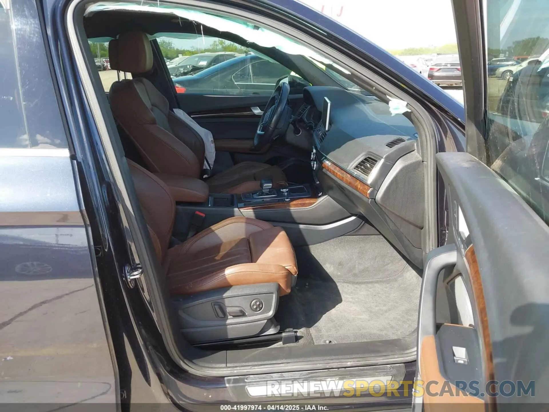 5 Photograph of a damaged car WA1BNAFY7K2022057 AUDI Q5 2019