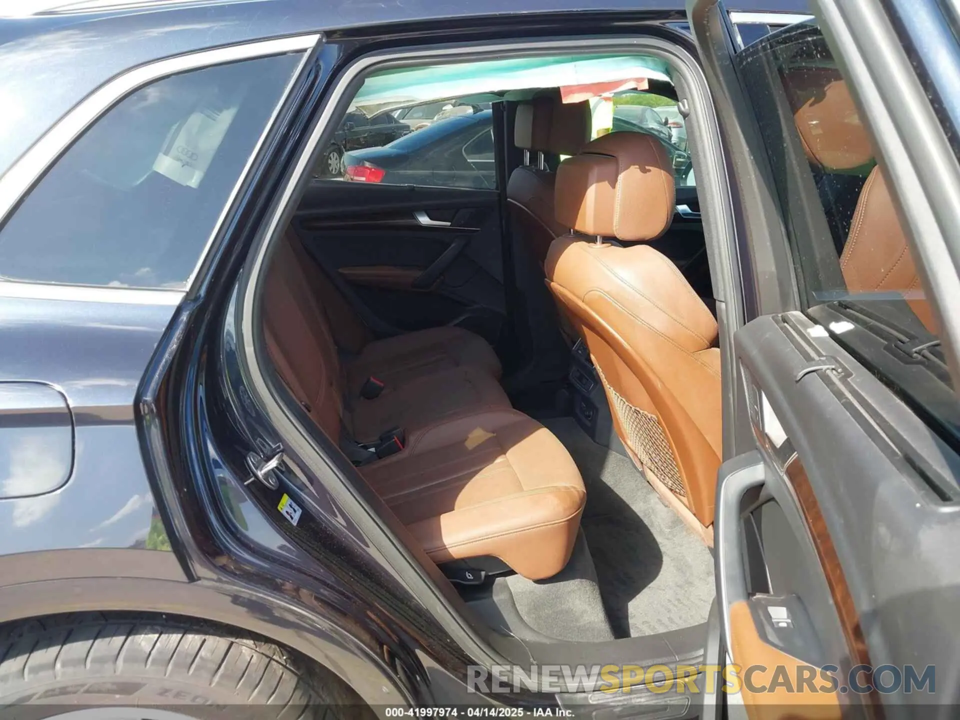 8 Photograph of a damaged car WA1BNAFY7K2022057 AUDI Q5 2019