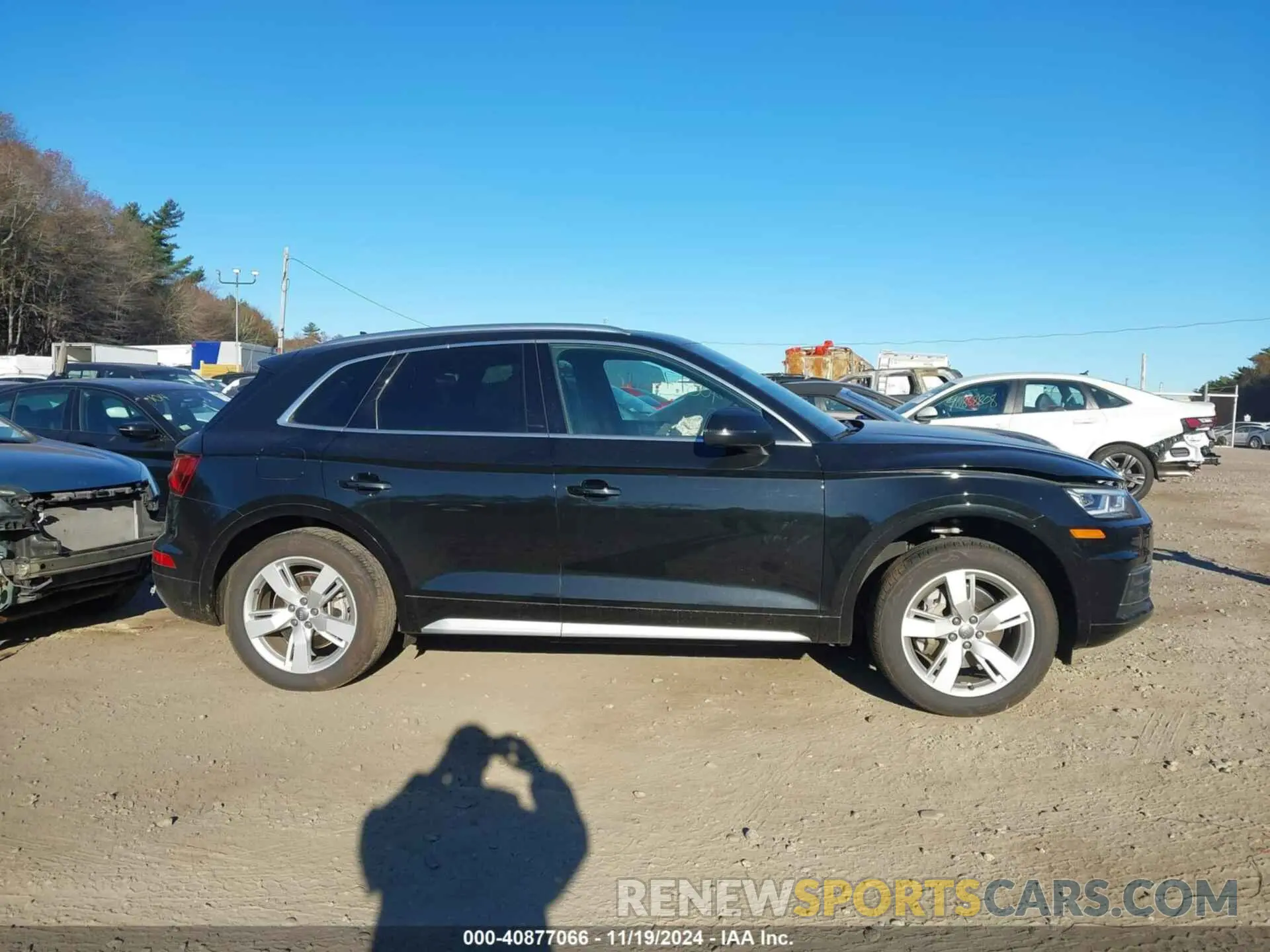 14 Photograph of a damaged car WA1BNAFY7K2033043 AUDI Q5 2019