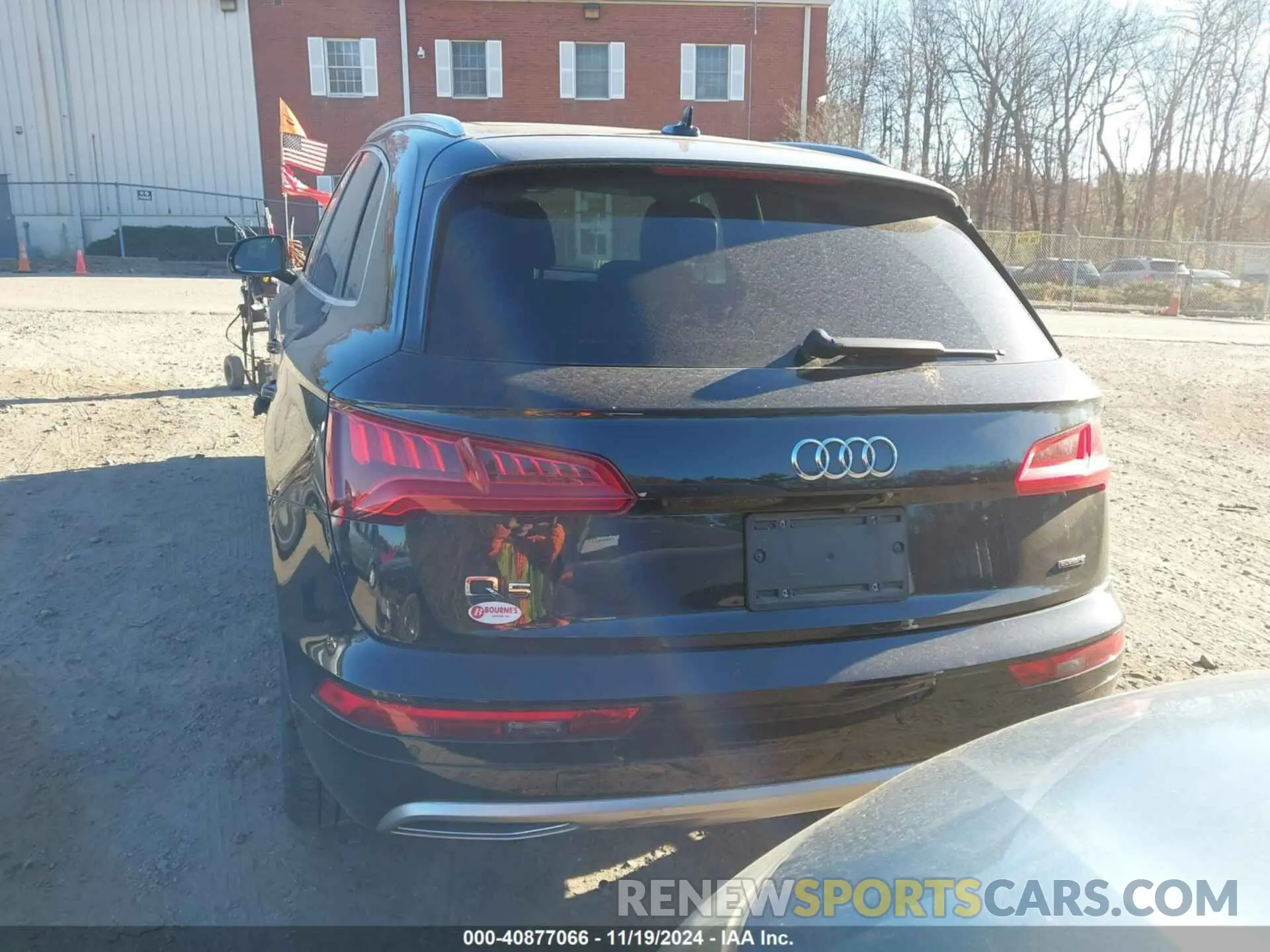 17 Photograph of a damaged car WA1BNAFY7K2033043 AUDI Q5 2019