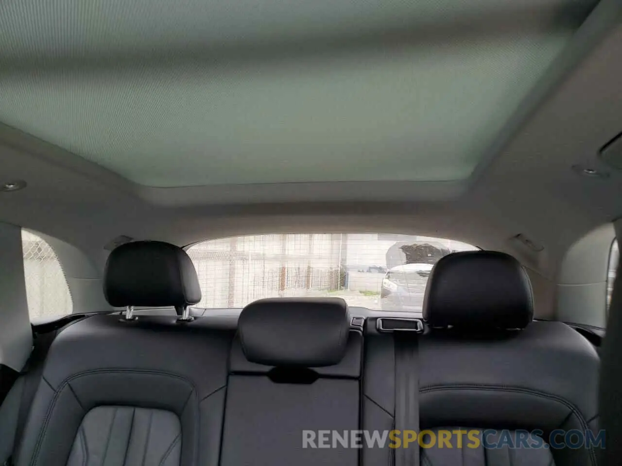 10 Photograph of a damaged car WA1BNAFY7K2040929 AUDI Q5 2019
