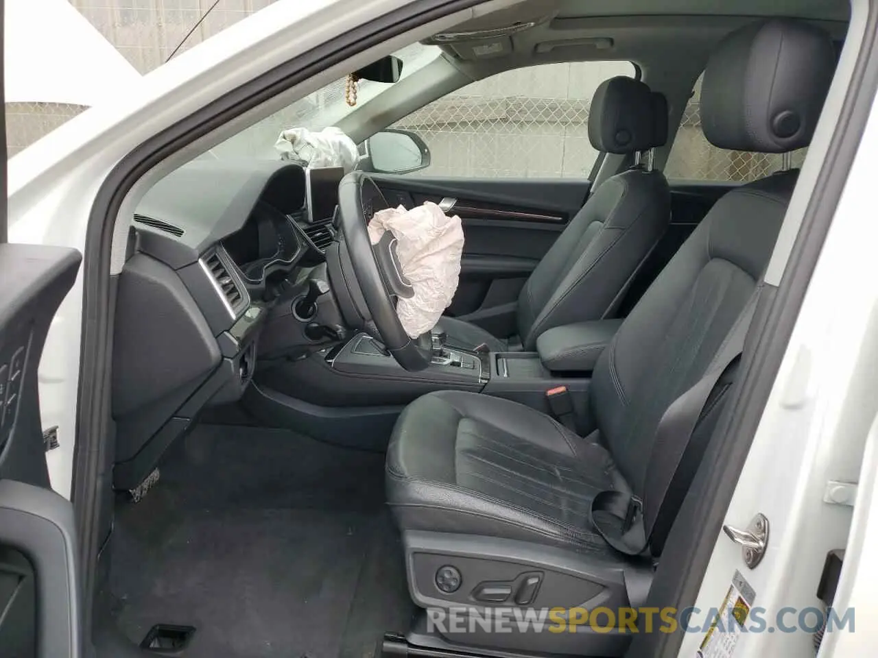 7 Photograph of a damaged car WA1BNAFY7K2040929 AUDI Q5 2019