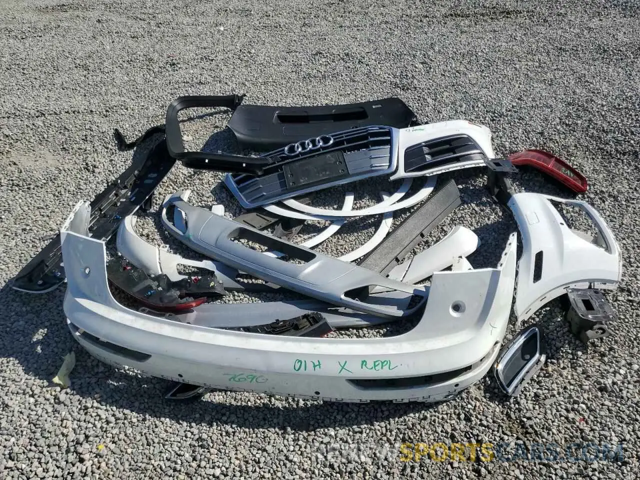 13 Photograph of a damaged car WA1BNAFY7K2053180 AUDI Q5 2019