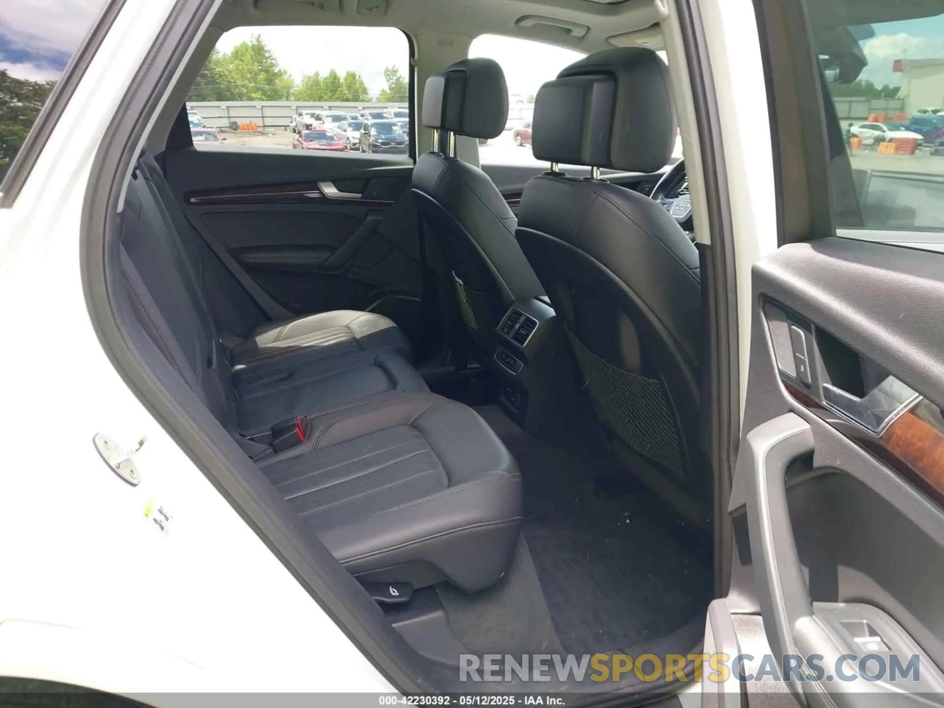 8 Photograph of a damaged car WA1BNAFY7K2056998 AUDI Q5 2019