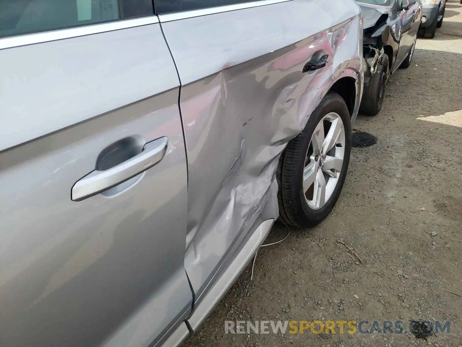 9 Photograph of a damaged car WA1BNAFY7K2062462 AUDI Q5 2019