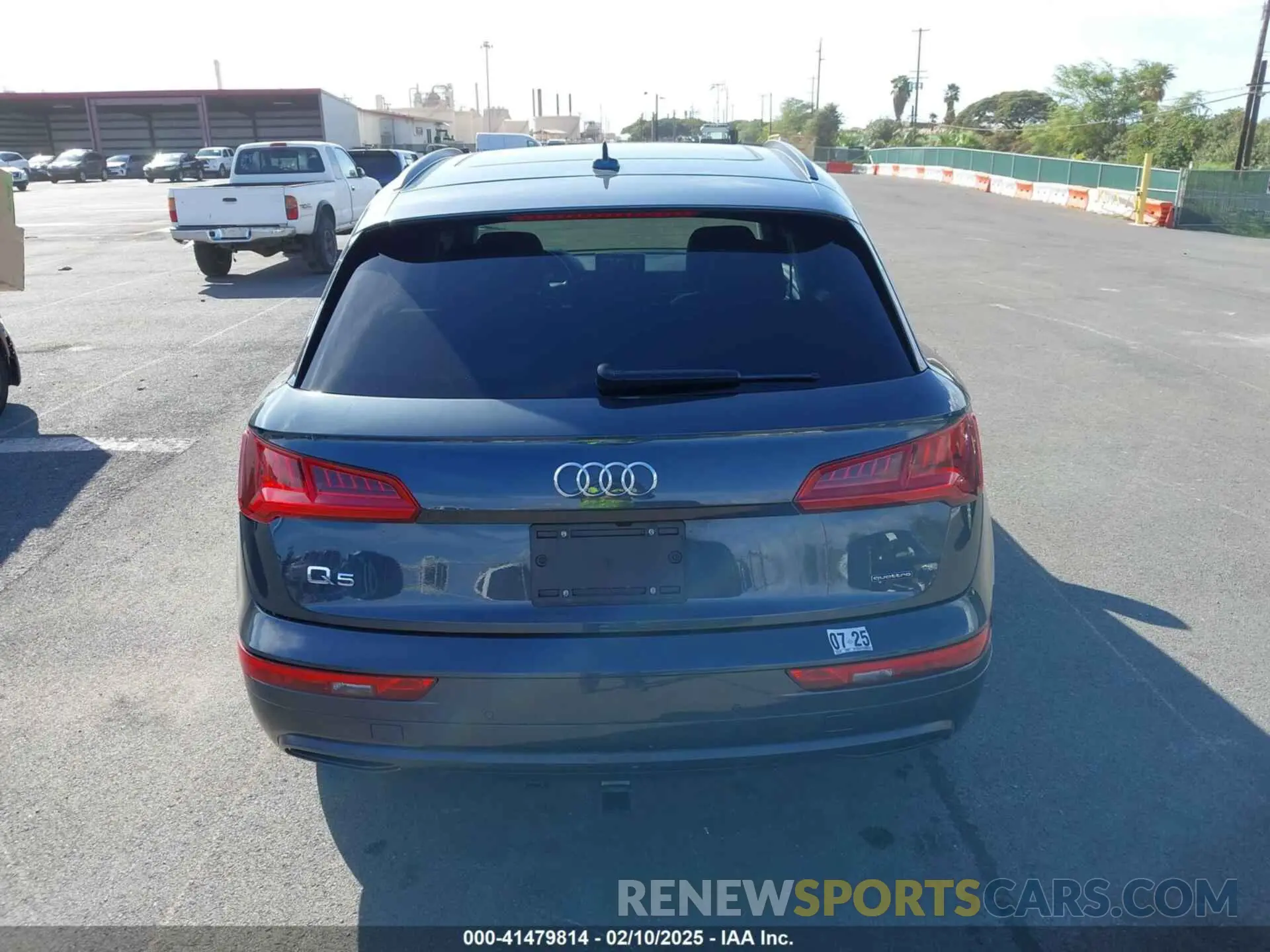 16 Photograph of a damaged car WA1BNAFY7K2067970 AUDI Q5 2019