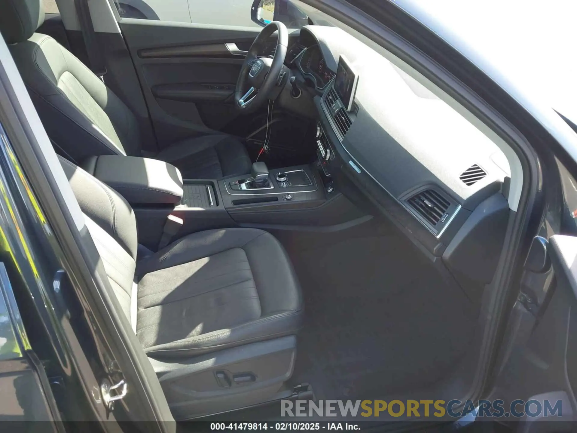 5 Photograph of a damaged car WA1BNAFY7K2067970 AUDI Q5 2019