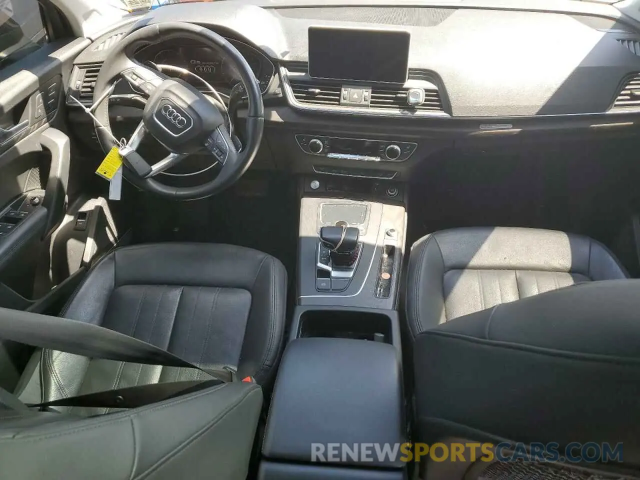 8 Photograph of a damaged car WA1BNAFY7K2071498 AUDI Q5 2019