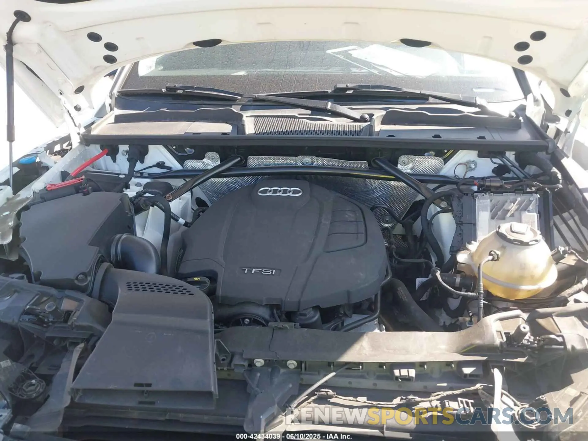 10 Photograph of a damaged car WA1BNAFY7K2079343 AUDI Q5 2019