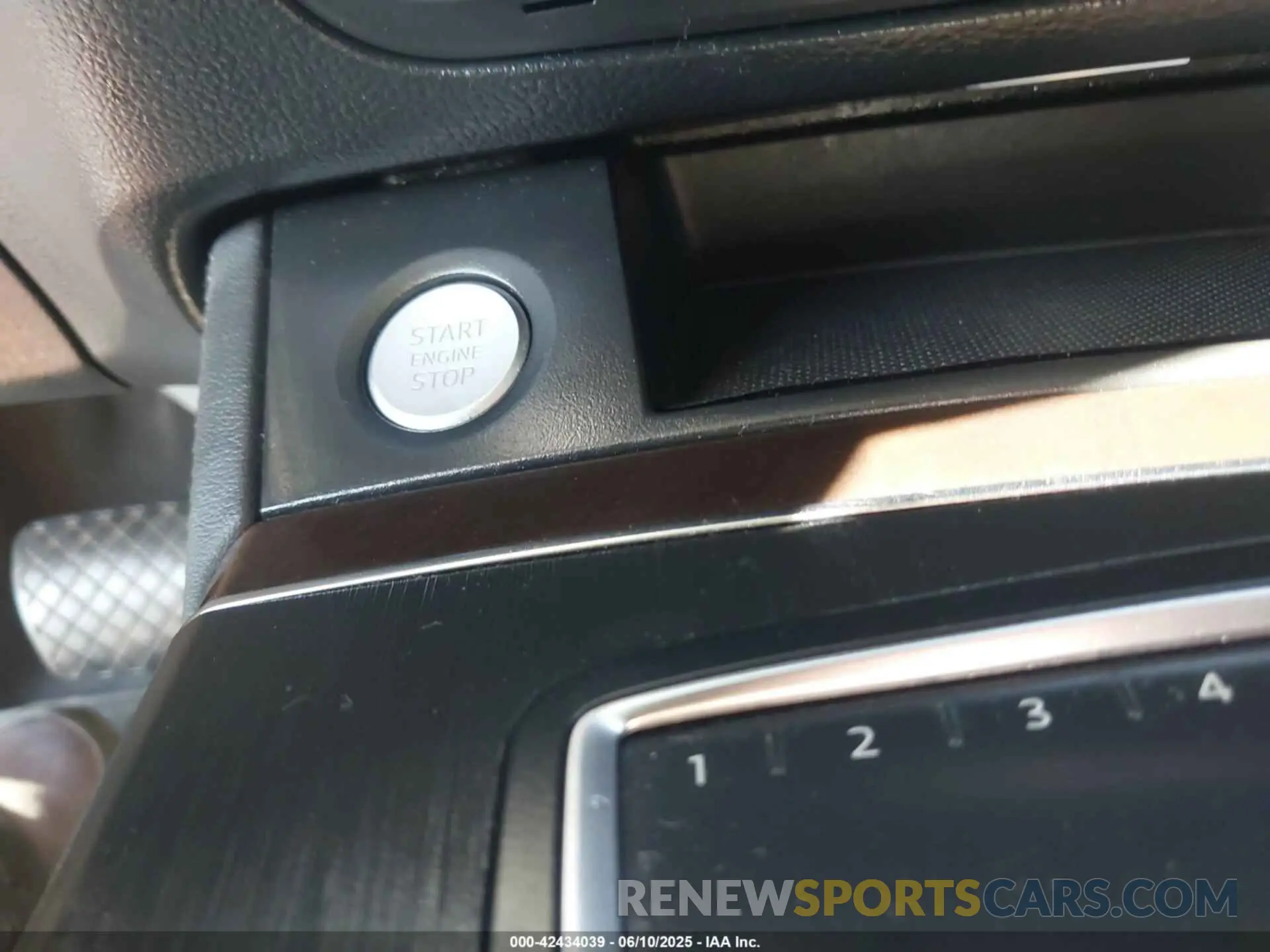 11 Photograph of a damaged car WA1BNAFY7K2079343 AUDI Q5 2019