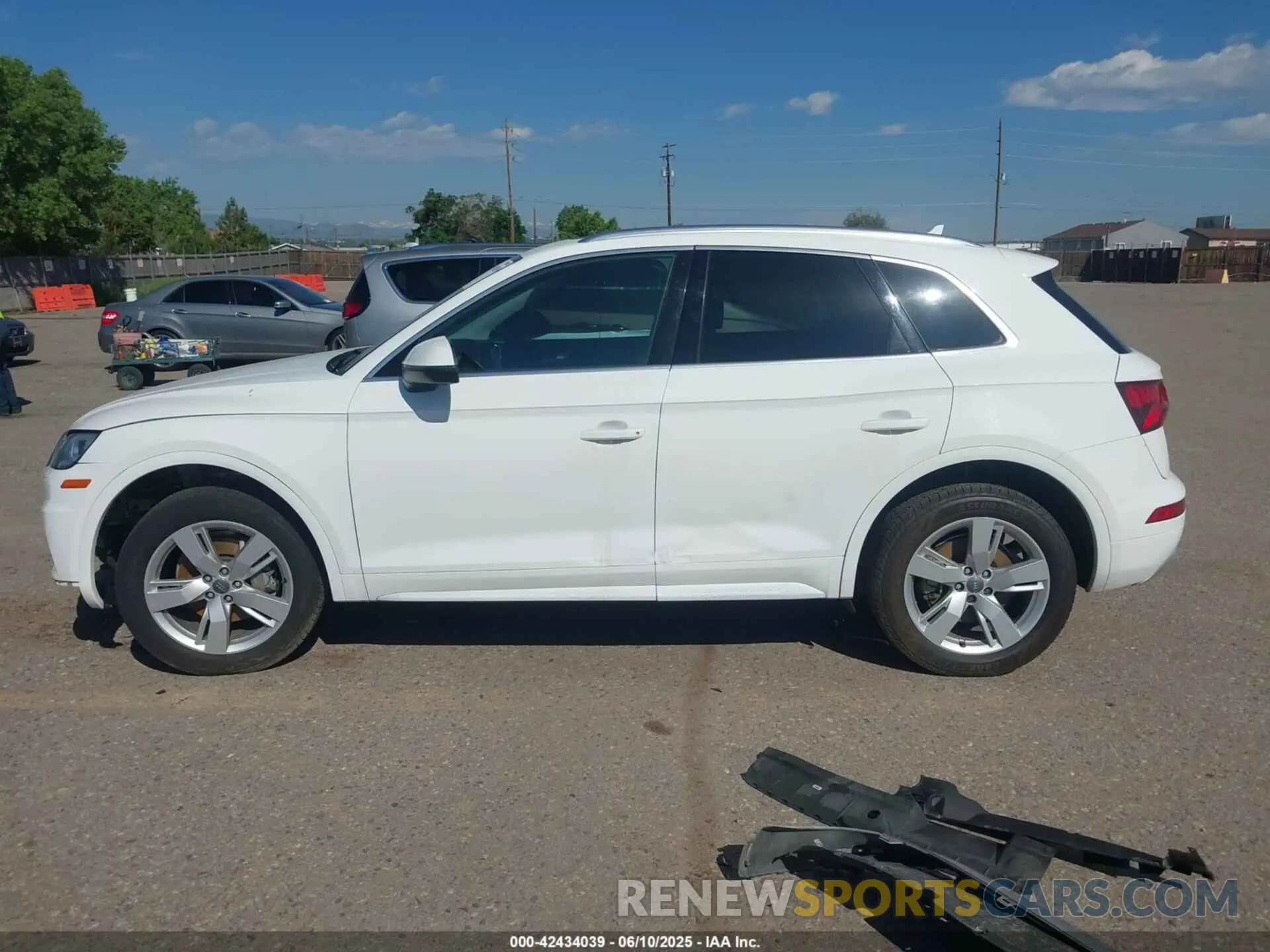 15 Photograph of a damaged car WA1BNAFY7K2079343 AUDI Q5 2019