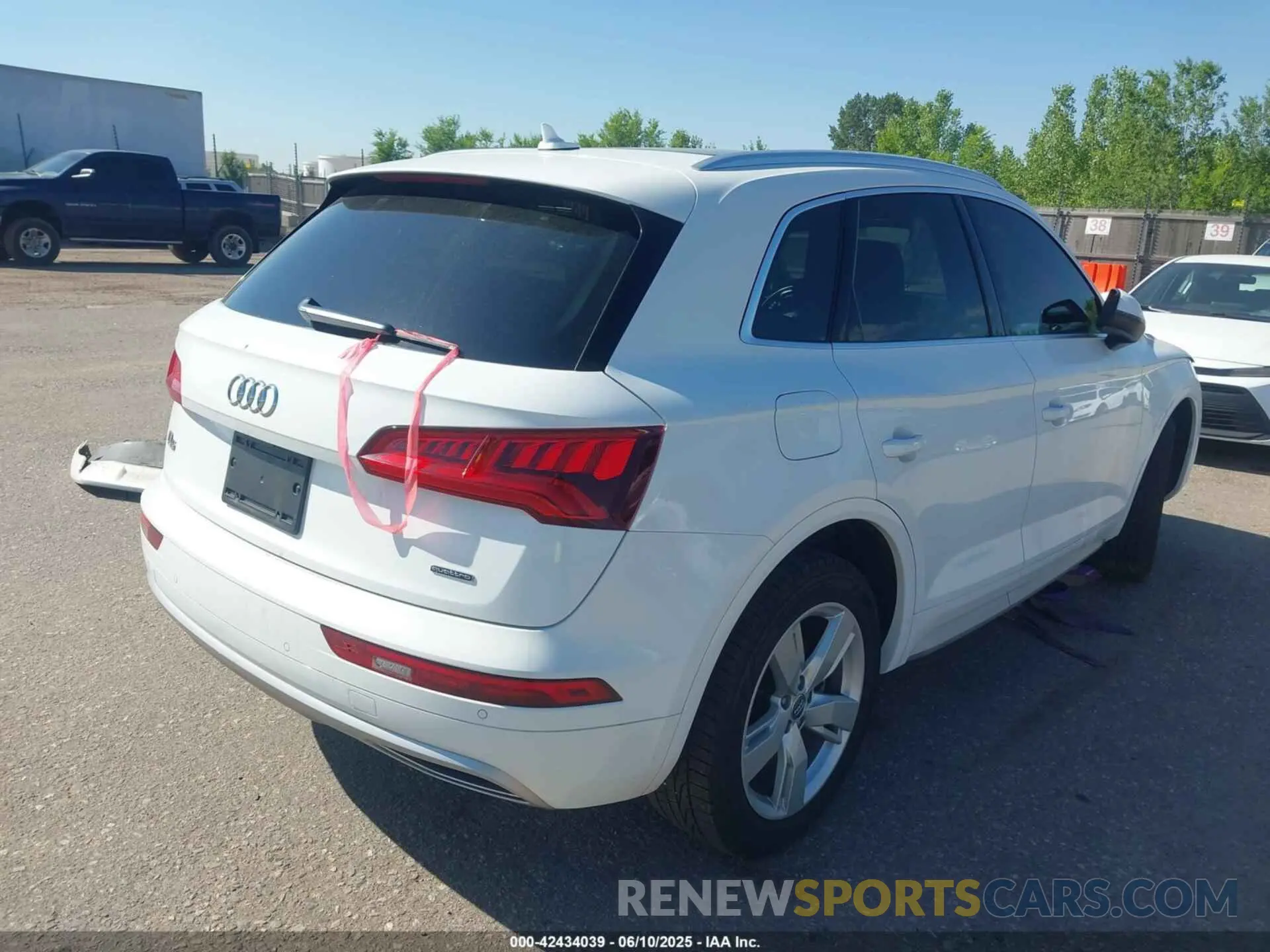 4 Photograph of a damaged car WA1BNAFY7K2079343 AUDI Q5 2019