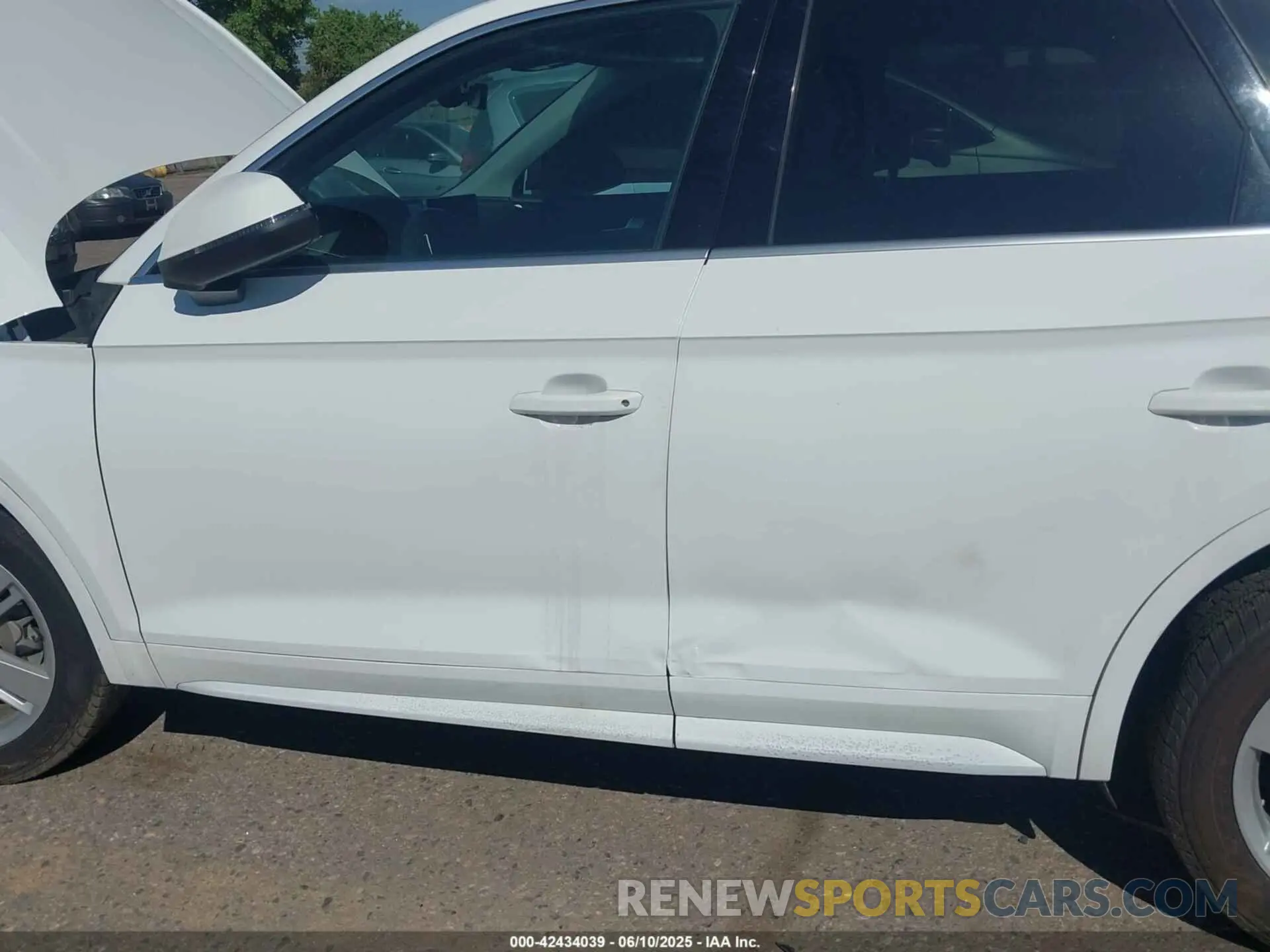 6 Photograph of a damaged car WA1BNAFY7K2079343 AUDI Q5 2019