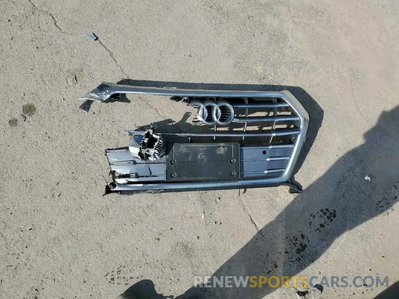 13 Photograph of a damaged car WA1BNAFY7K2085997 AUDI Q5 2019