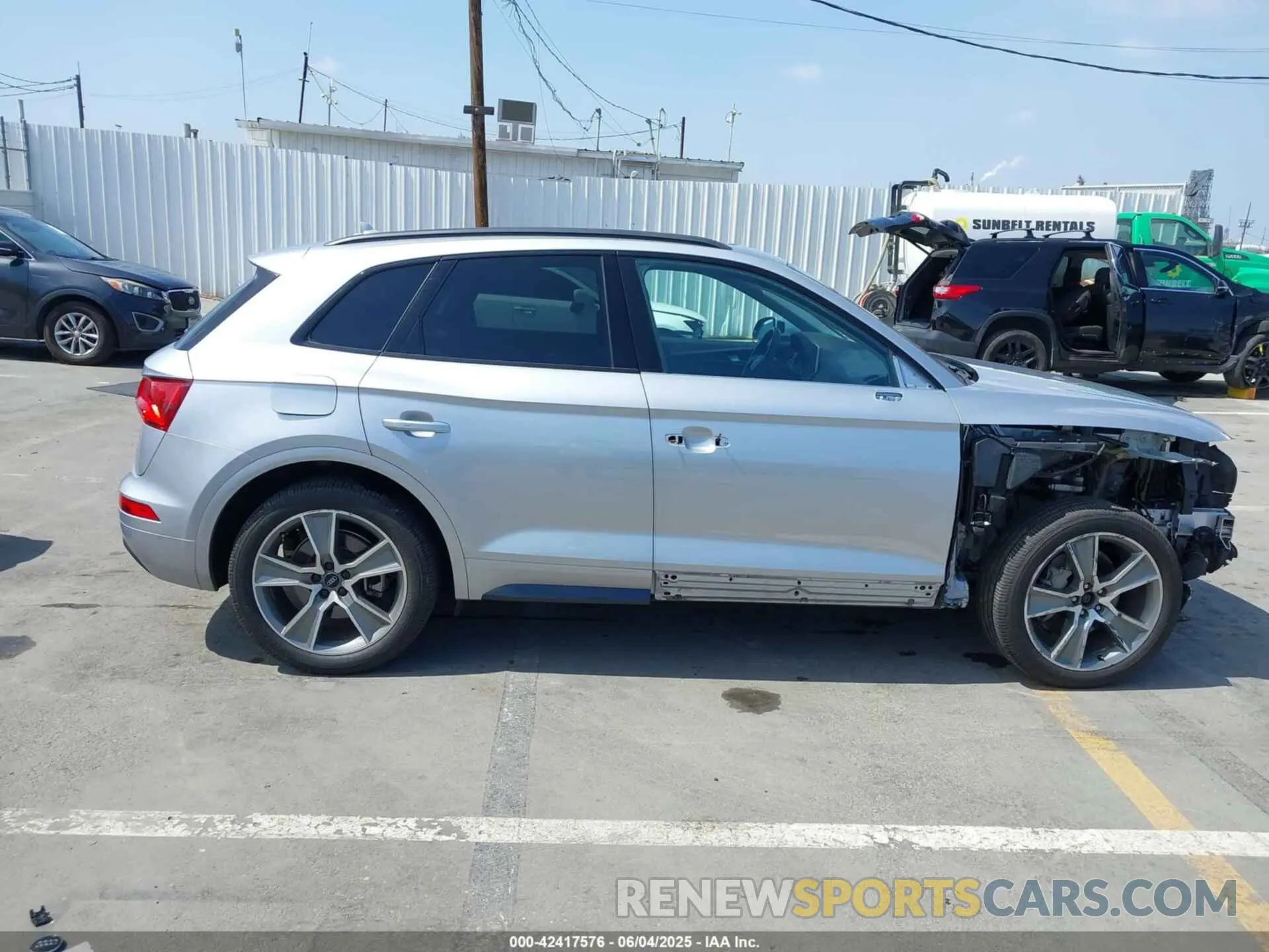 14 Photograph of a damaged car WA1BNAFY8K2029731 AUDI Q5 2019