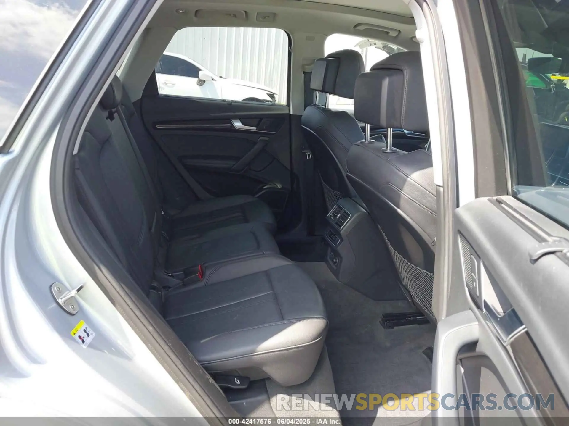 8 Photograph of a damaged car WA1BNAFY8K2029731 AUDI Q5 2019