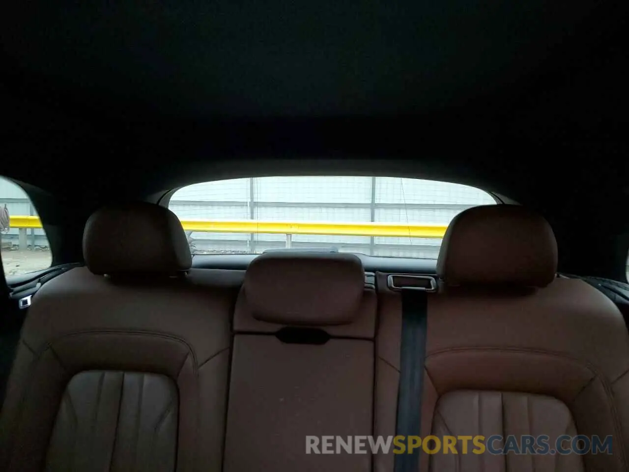 10 Photograph of a damaged car WA1BNAFY8K2032211 AUDI Q5 2019