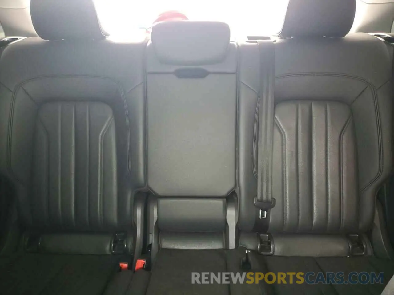 10 Photograph of a damaged car WA1BNAFY8K2054256 AUDI Q5 2019