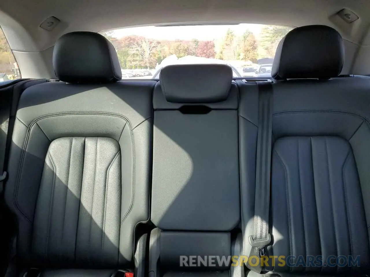 10 Photograph of a damaged car WA1BNAFY8K2054791 AUDI Q5 2019