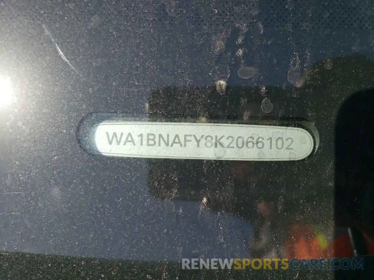 10 Photograph of a damaged car WA1BNAFY8K2066102 AUDI Q5 2019