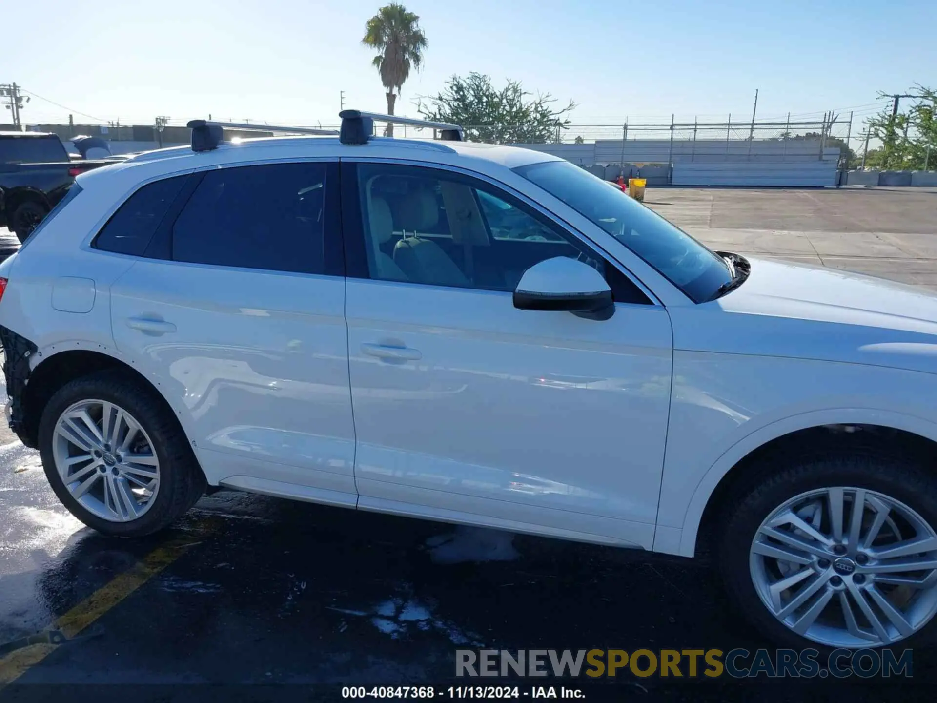 14 Photograph of a damaged car WA1BNAFY8K2101690 AUDI Q5 2019