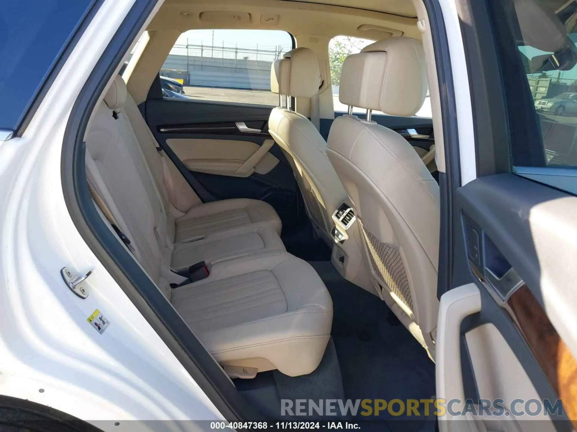 8 Photograph of a damaged car WA1BNAFY8K2101690 AUDI Q5 2019