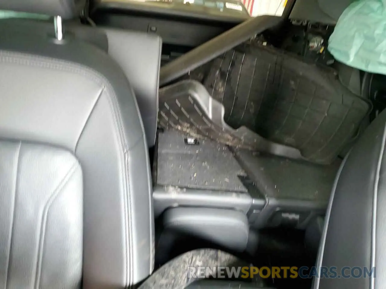 10 Photograph of a damaged car WA1BNAFY9K2027261 AUDI Q5 2019