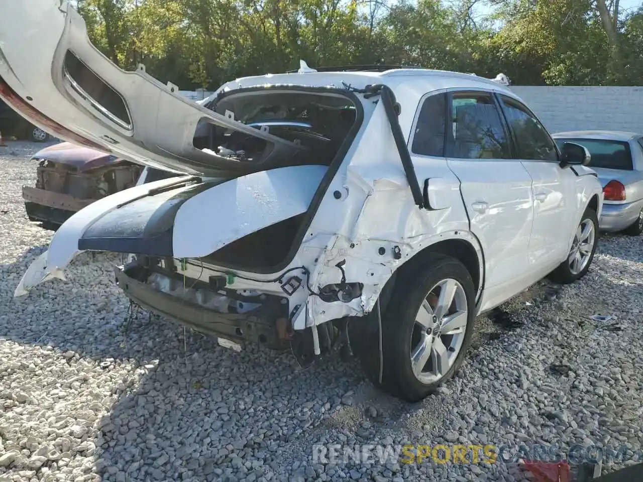 4 Photograph of a damaged car WA1BNAFY9K2043590 AUDI Q5 2019