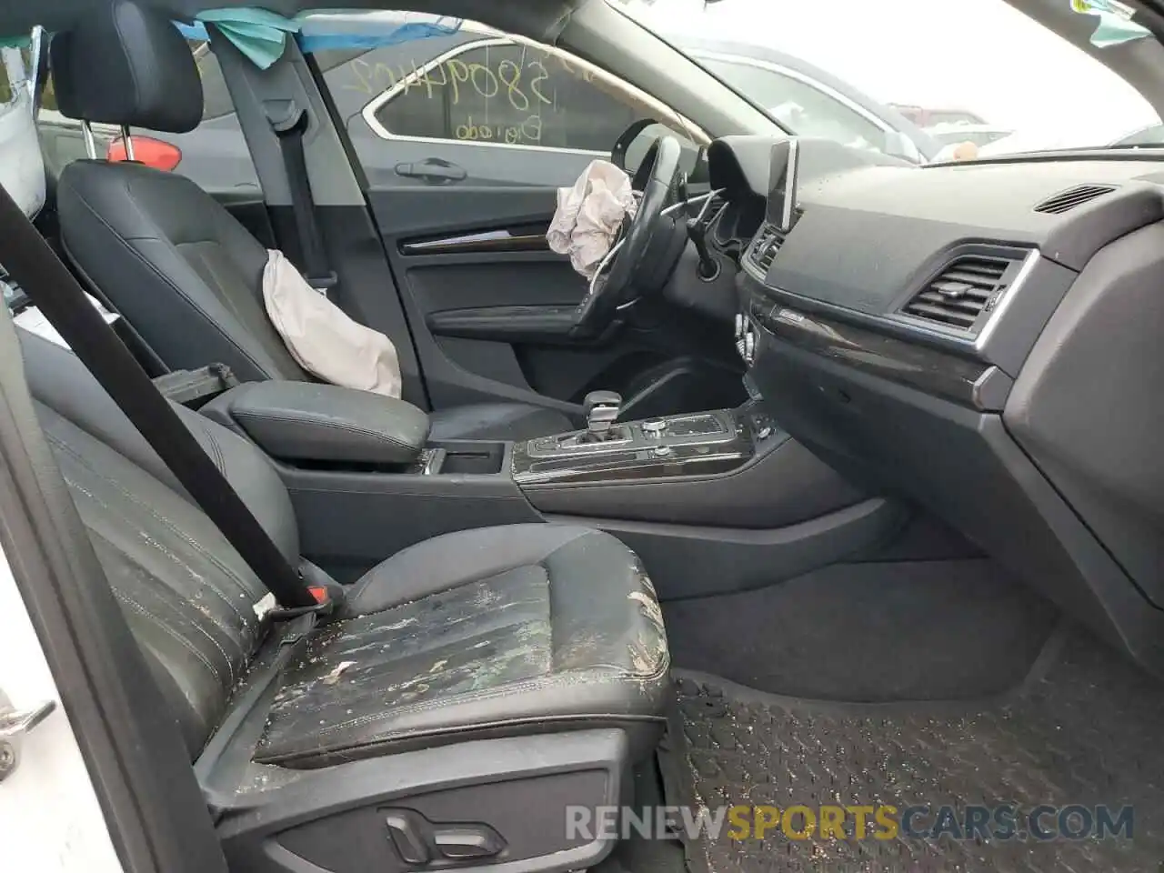 5 Photograph of a damaged car WA1BNAFY9K2043590 AUDI Q5 2019