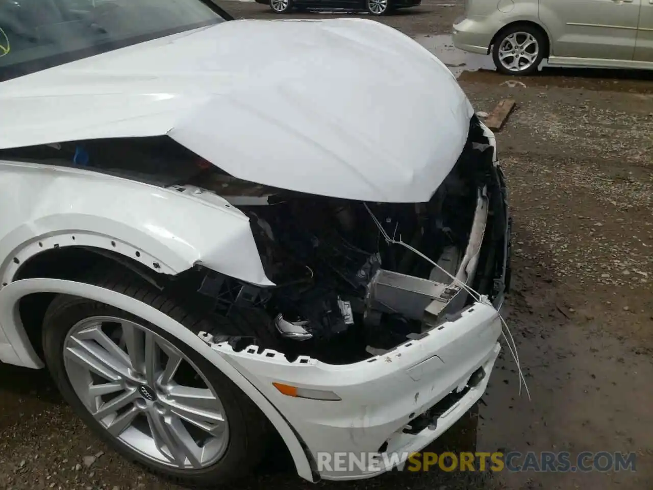 9 Photograph of a damaged car WA1BNAFY9K2123908 AUDI Q5 2019