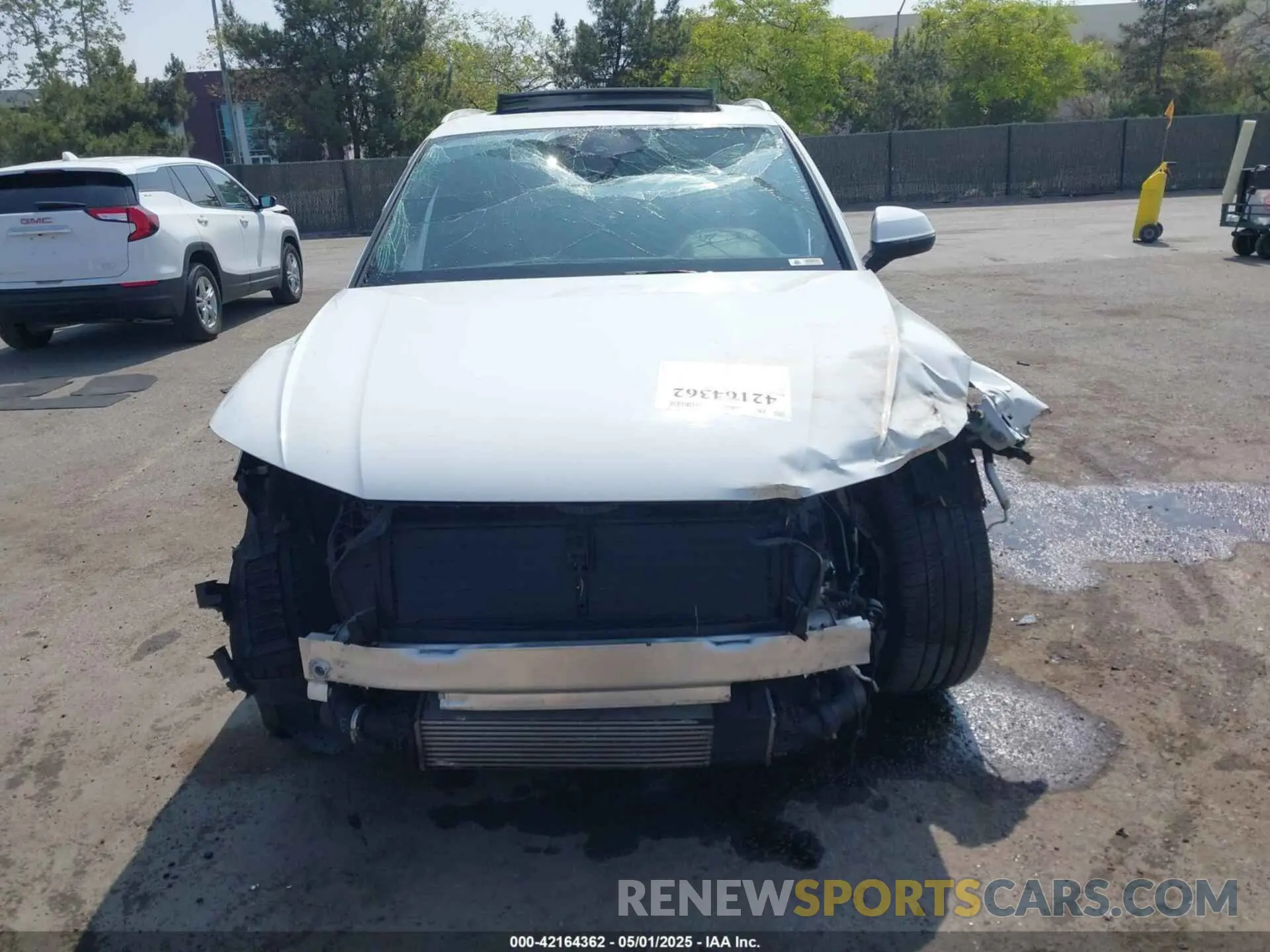 12 Photograph of a damaged car WA1BNAFY9K2124525 AUDI Q5 2019