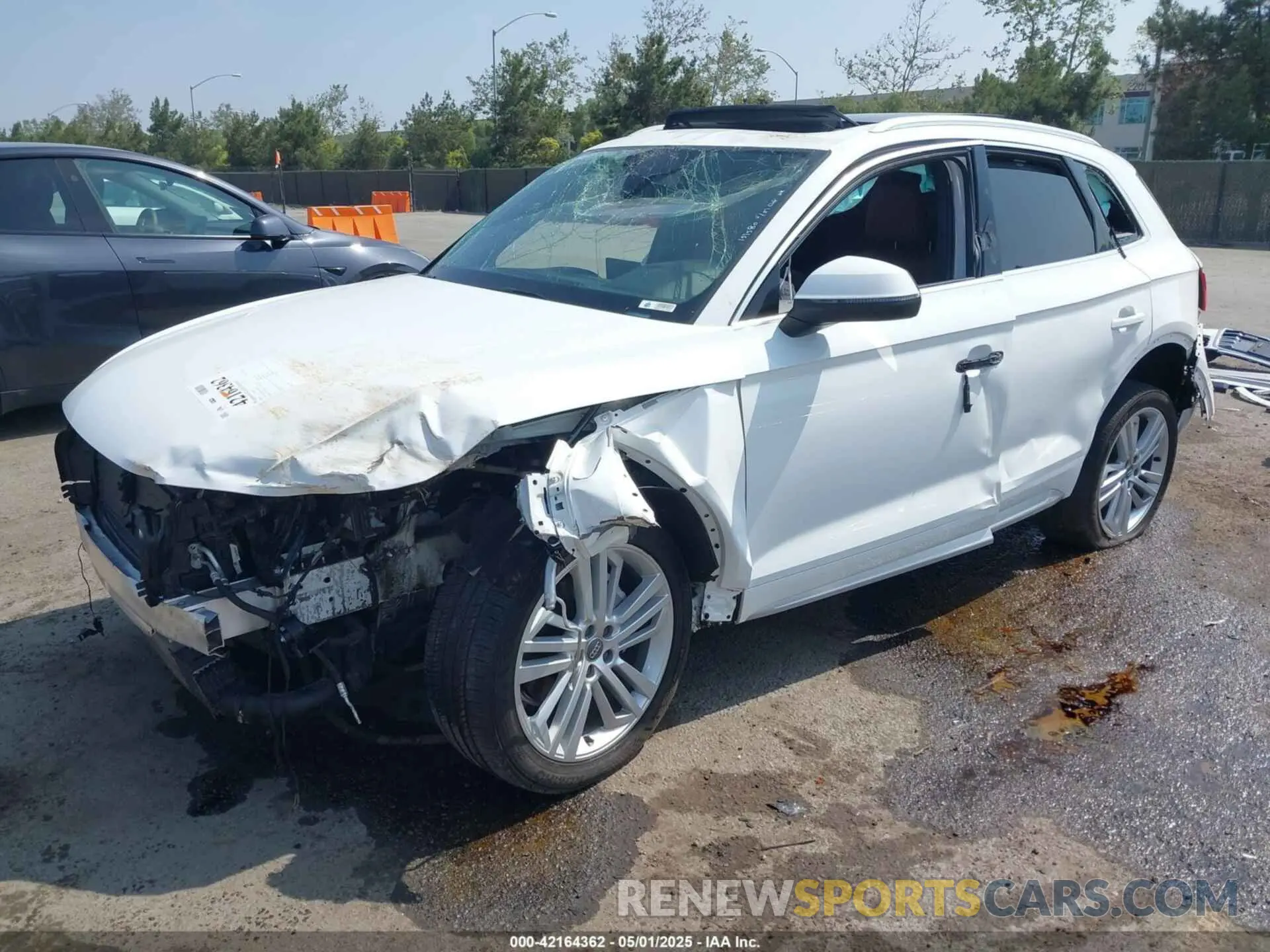 2 Photograph of a damaged car WA1BNAFY9K2124525 AUDI Q5 2019