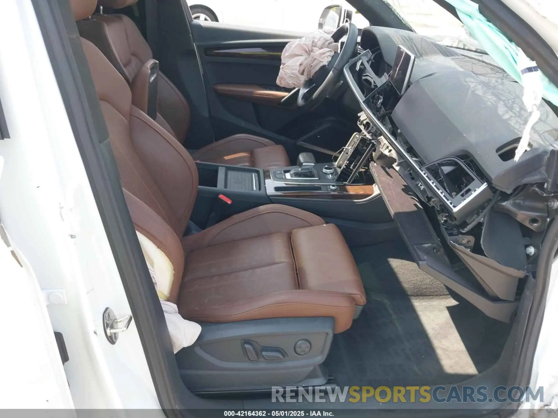 5 Photograph of a damaged car WA1BNAFY9K2124525 AUDI Q5 2019
