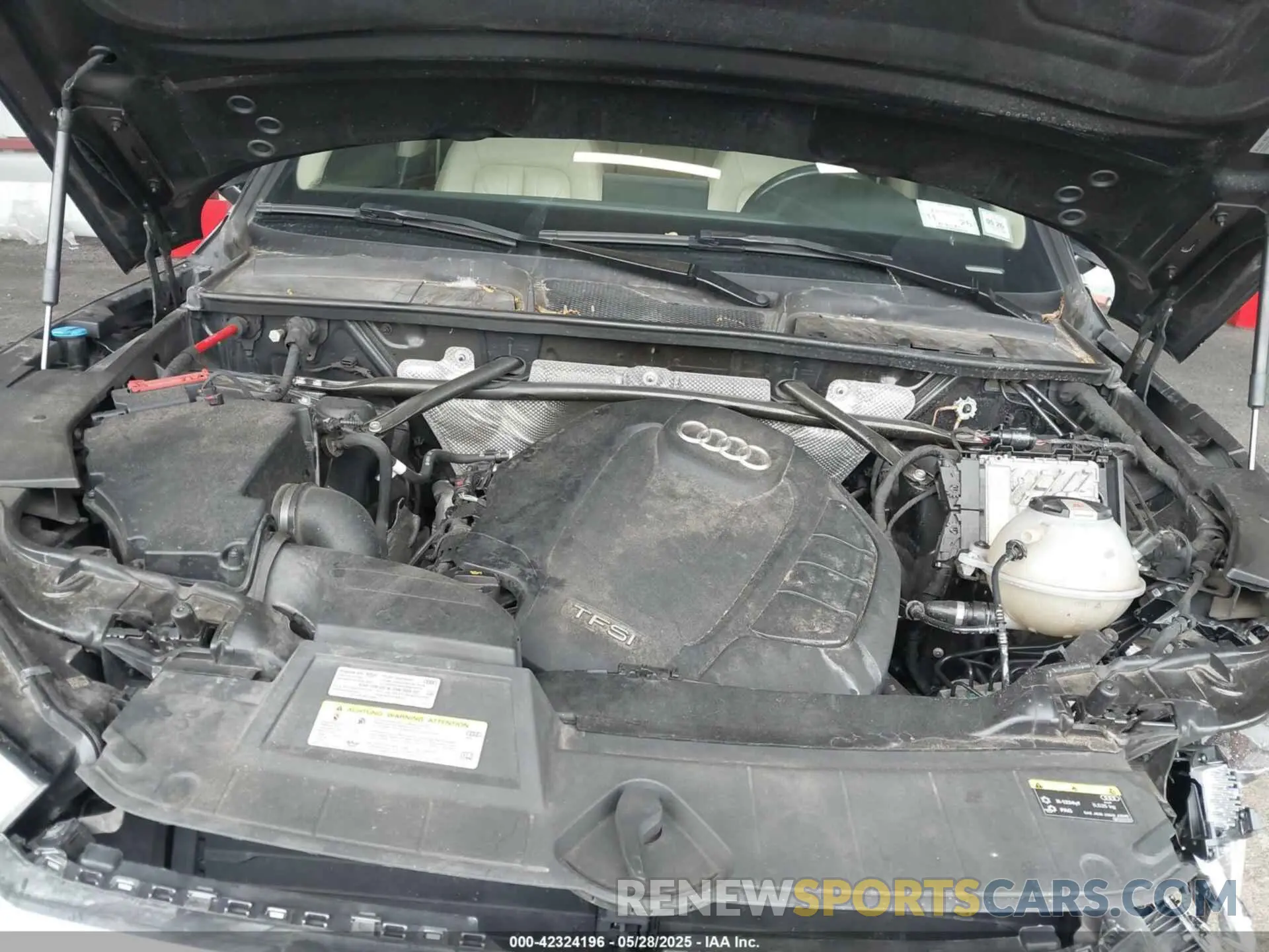 10 Photograph of a damaged car WA1BNAFY9K2133015 AUDI Q5 2019