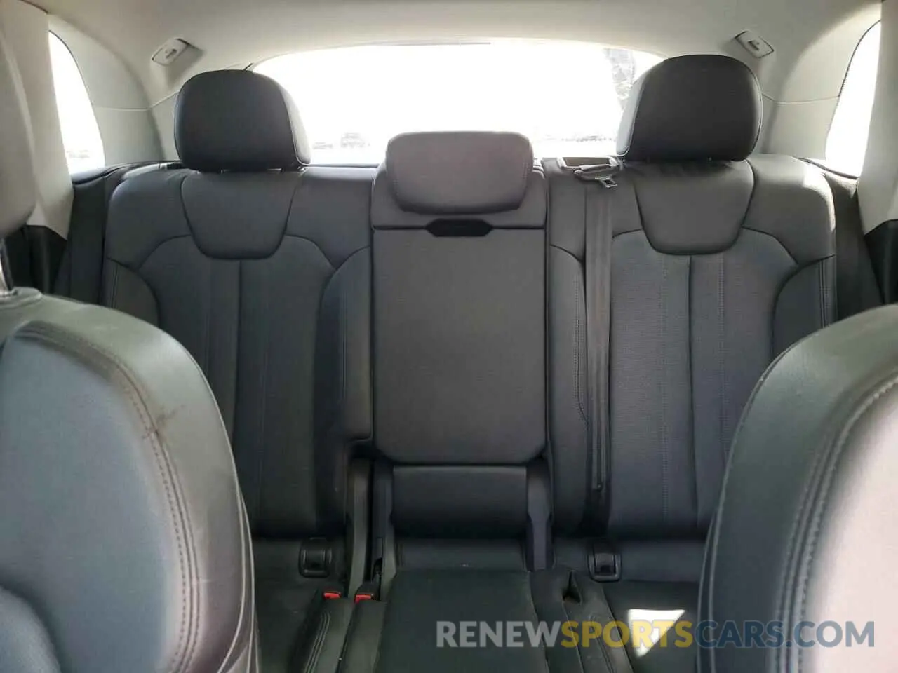 10 Photograph of a damaged car WA1BNAFYXK2018181 AUDI Q5 2019