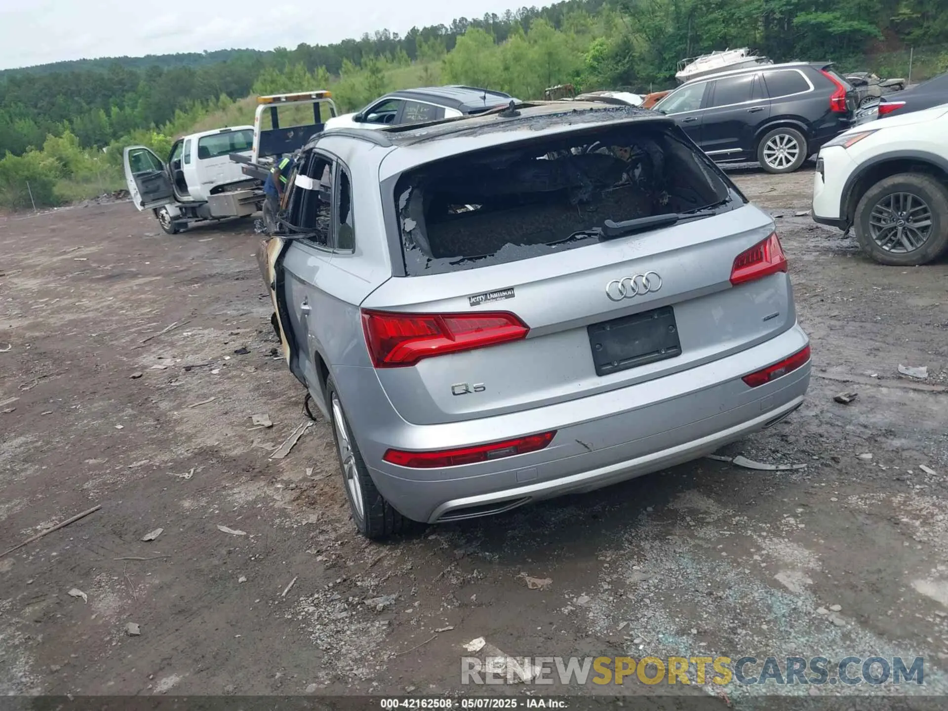 3 Photograph of a damaged car WA1BNAFYXK2082219 AUDI Q5 2019