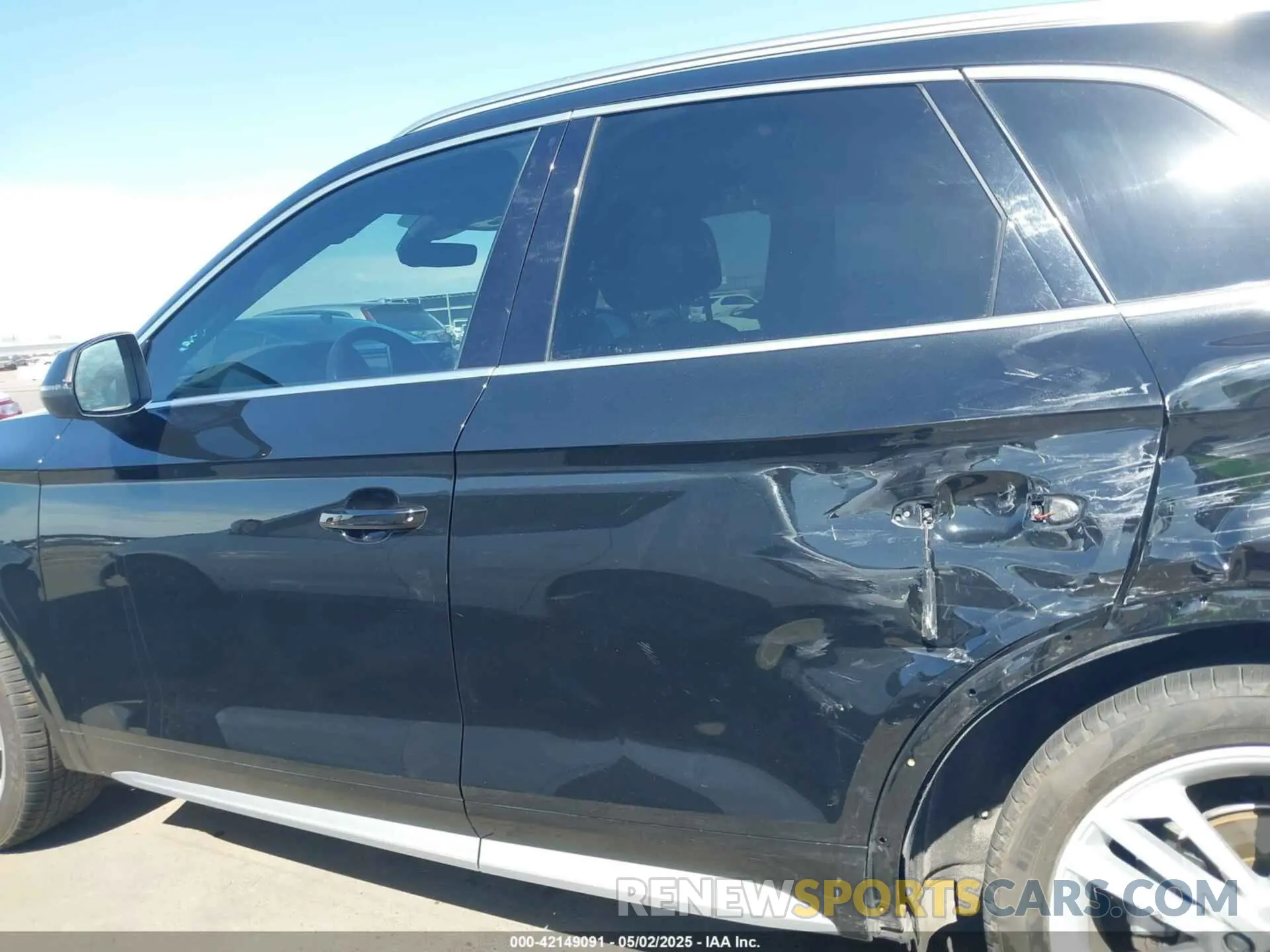 14 Photograph of a damaged car WA1BNAFYXK2118104 AUDI Q5 2019