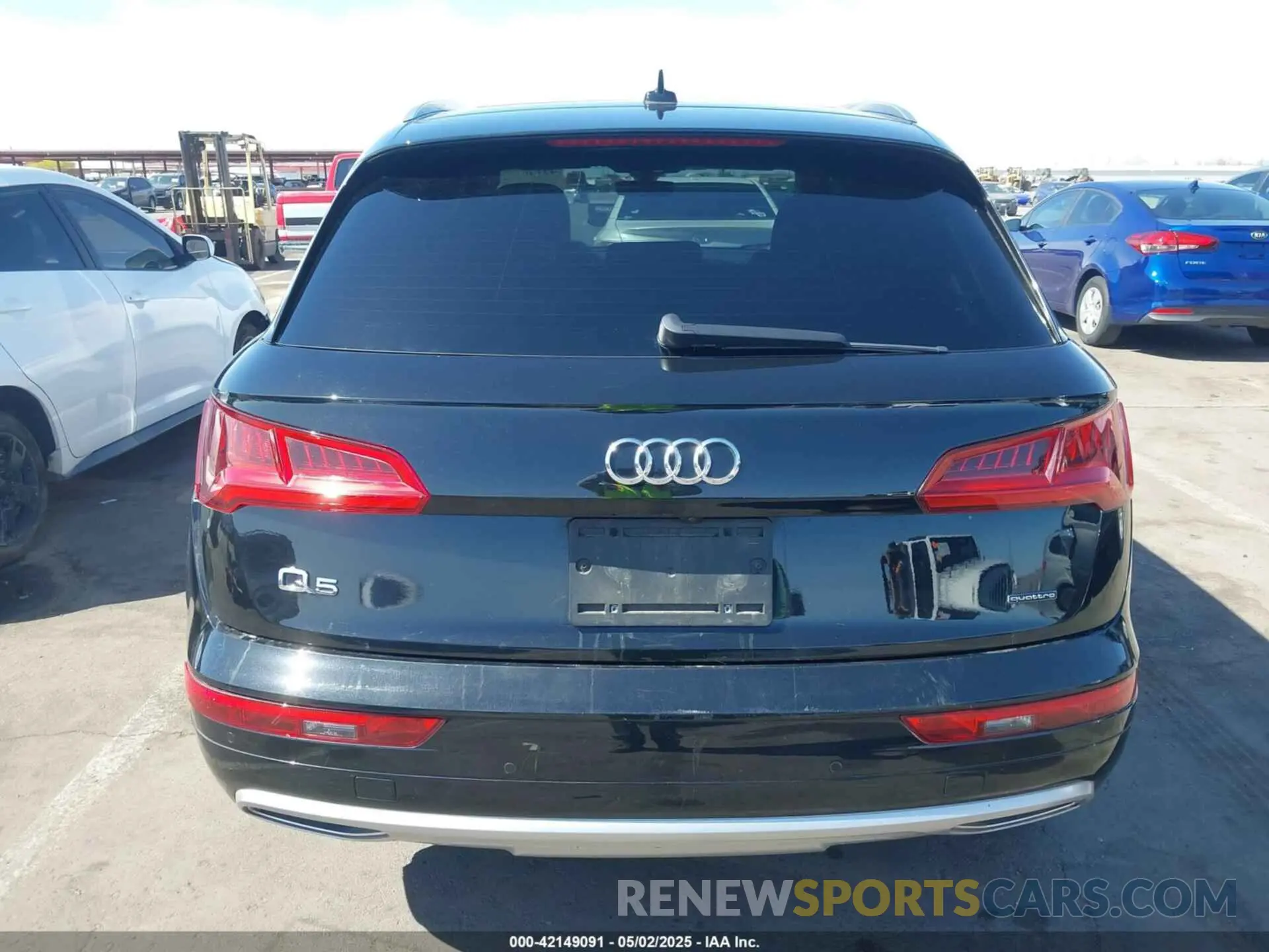 16 Photograph of a damaged car WA1BNAFYXK2118104 AUDI Q5 2019