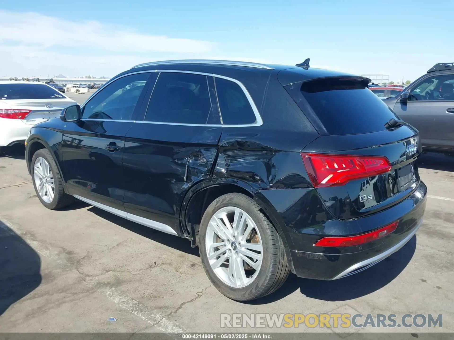 3 Photograph of a damaged car WA1BNAFYXK2118104 AUDI Q5 2019