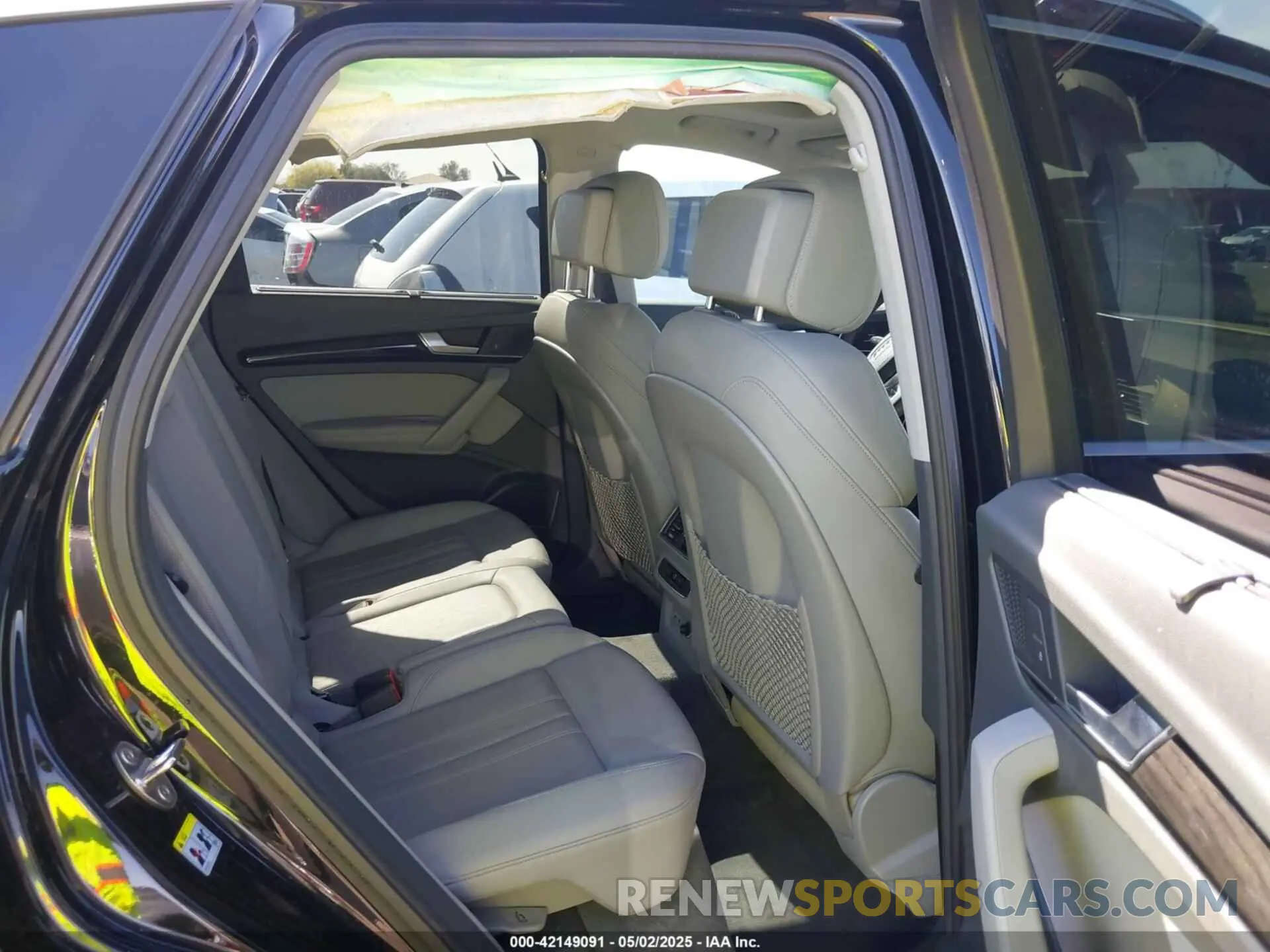 8 Photograph of a damaged car WA1BNAFYXK2118104 AUDI Q5 2019