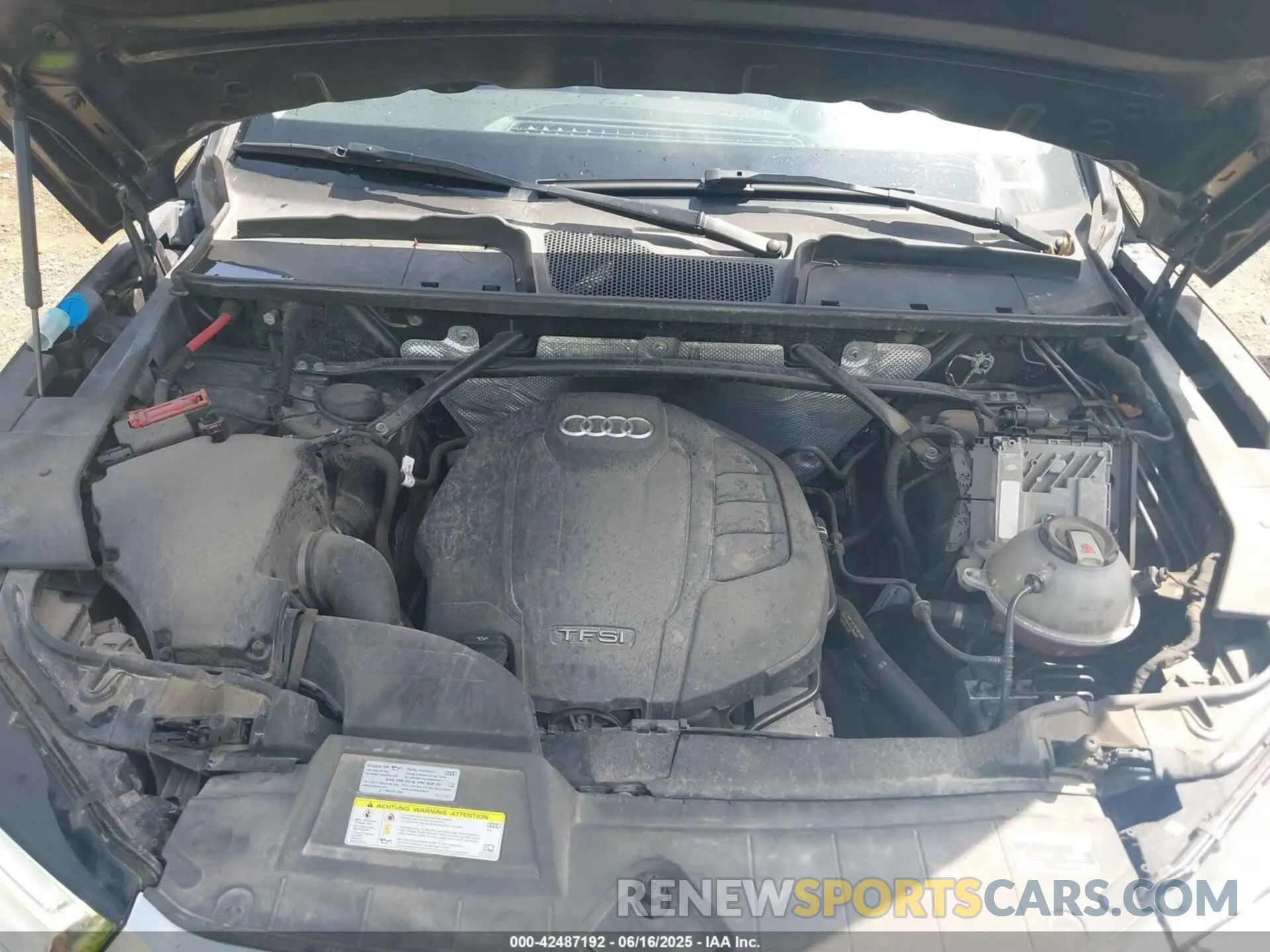 10 Photograph of a damaged car WA1BNAFYXK2134349 AUDI Q5 2019