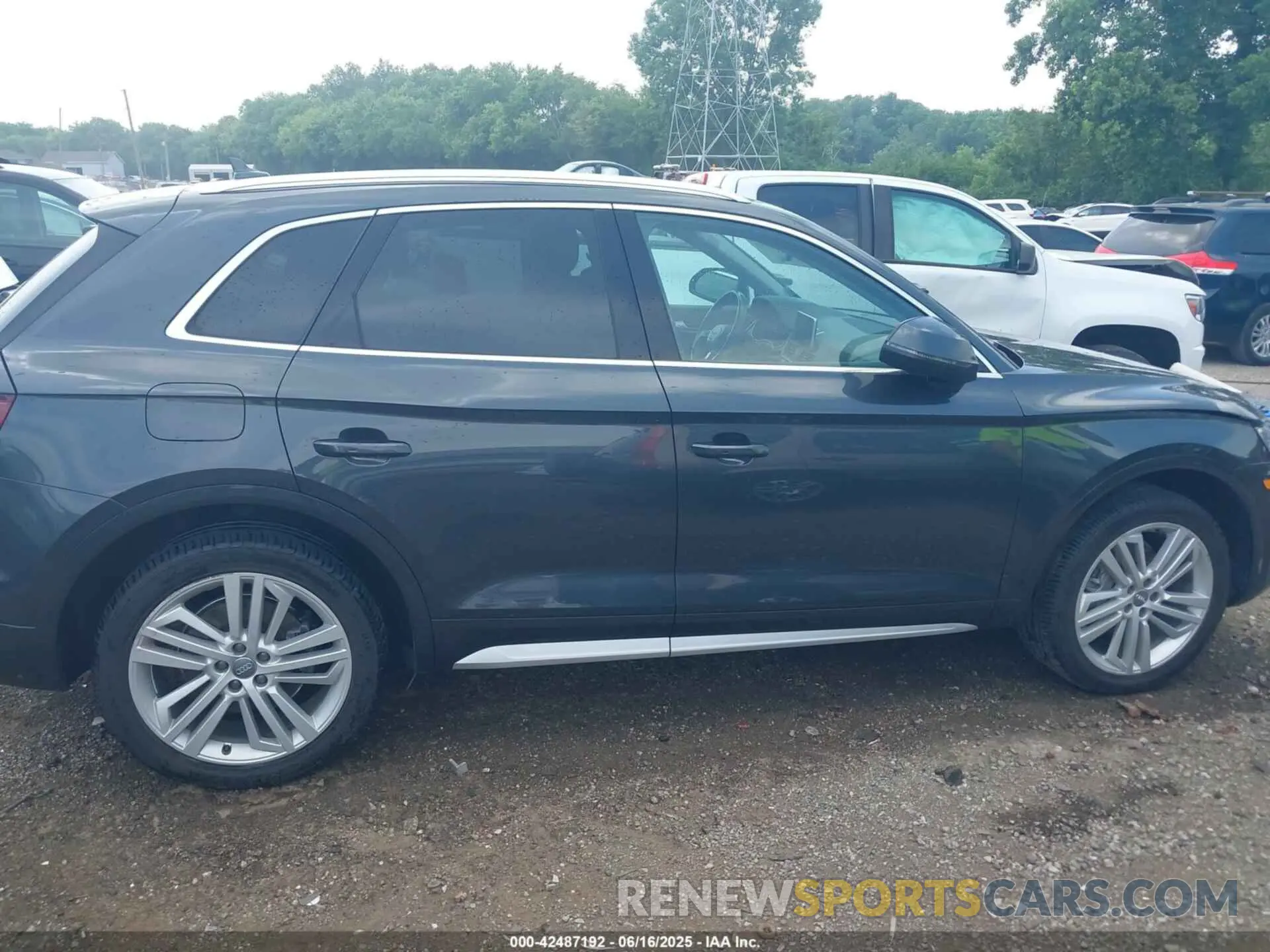 13 Photograph of a damaged car WA1BNAFYXK2134349 AUDI Q5 2019