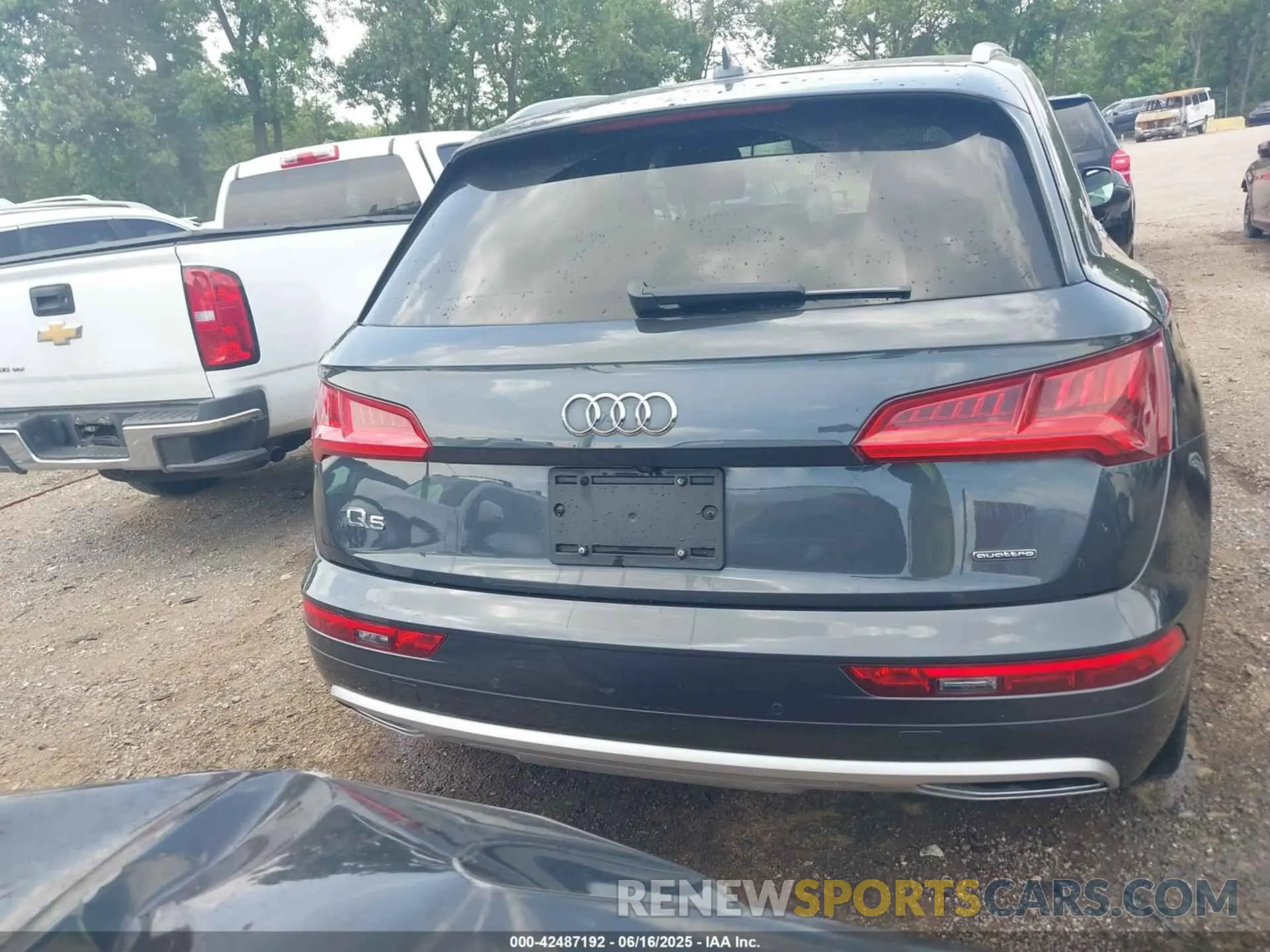 16 Photograph of a damaged car WA1BNAFYXK2134349 AUDI Q5 2019