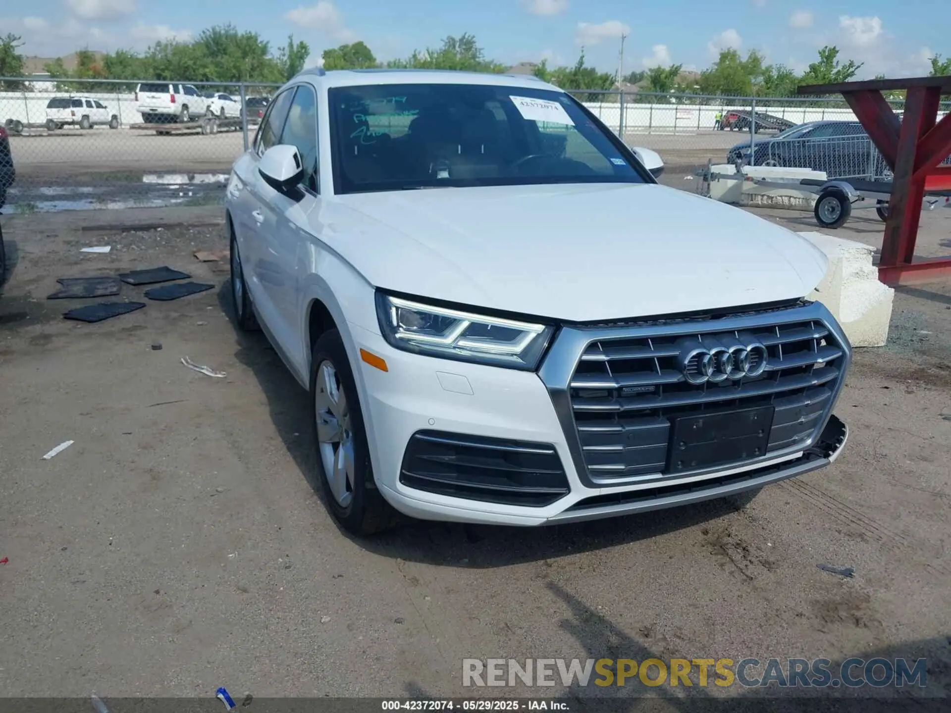 1 Photograph of a damaged car WA1BNAFYXK2144783 AUDI Q5 2019