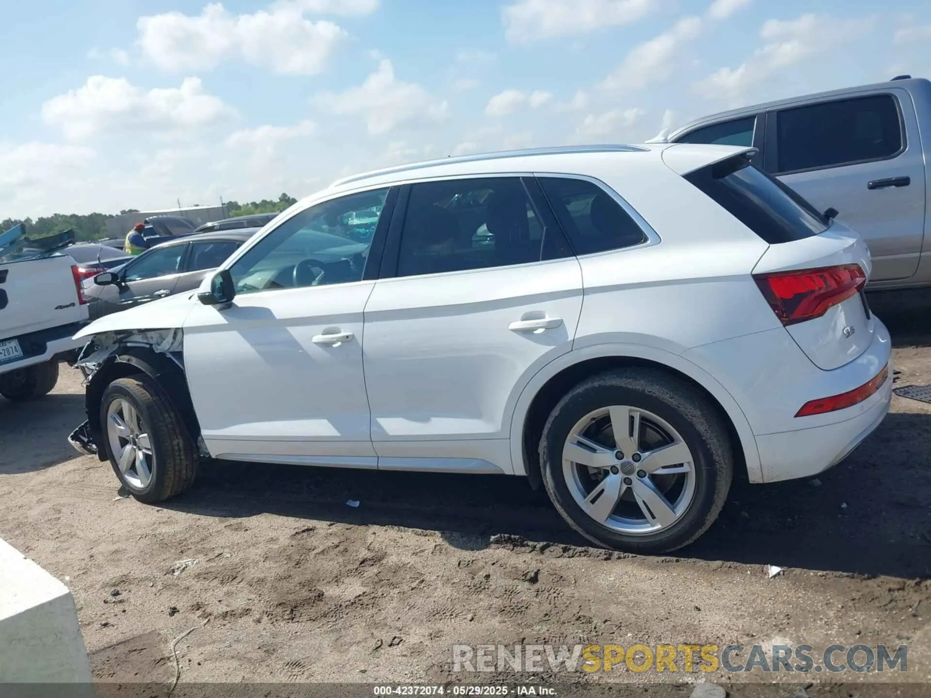 14 Photograph of a damaged car WA1BNAFYXK2144783 AUDI Q5 2019