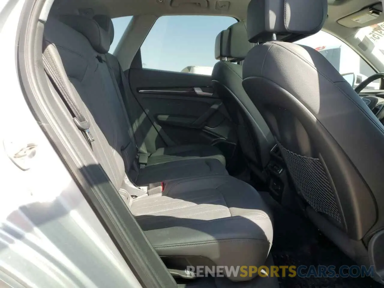 10 Photograph of a damaged car WA1BNBFY3K2091625 AUDI Q5 2019