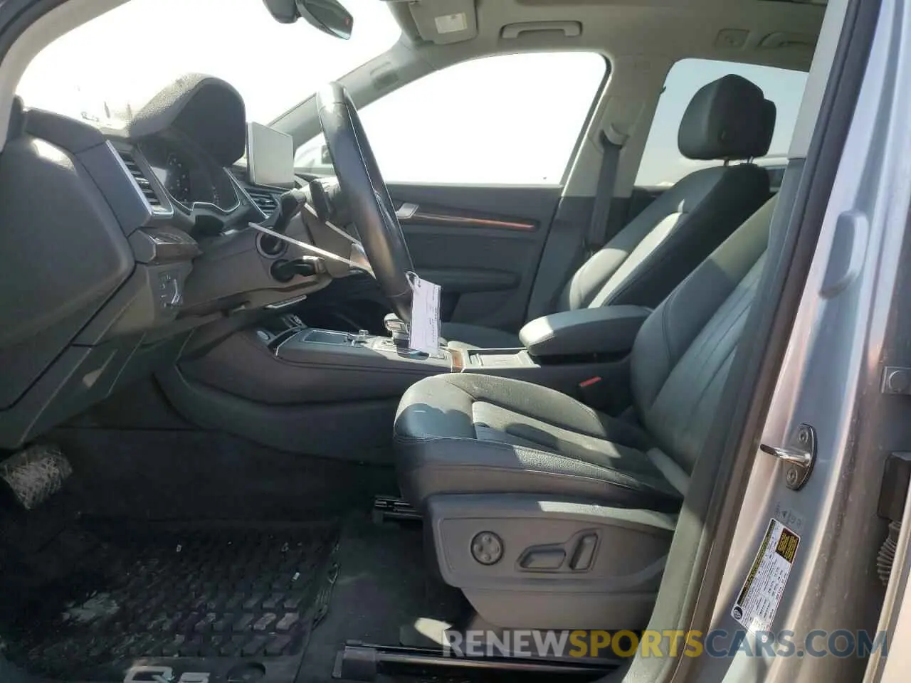 7 Photograph of a damaged car WA1BNBFY3K2091625 AUDI Q5 2019