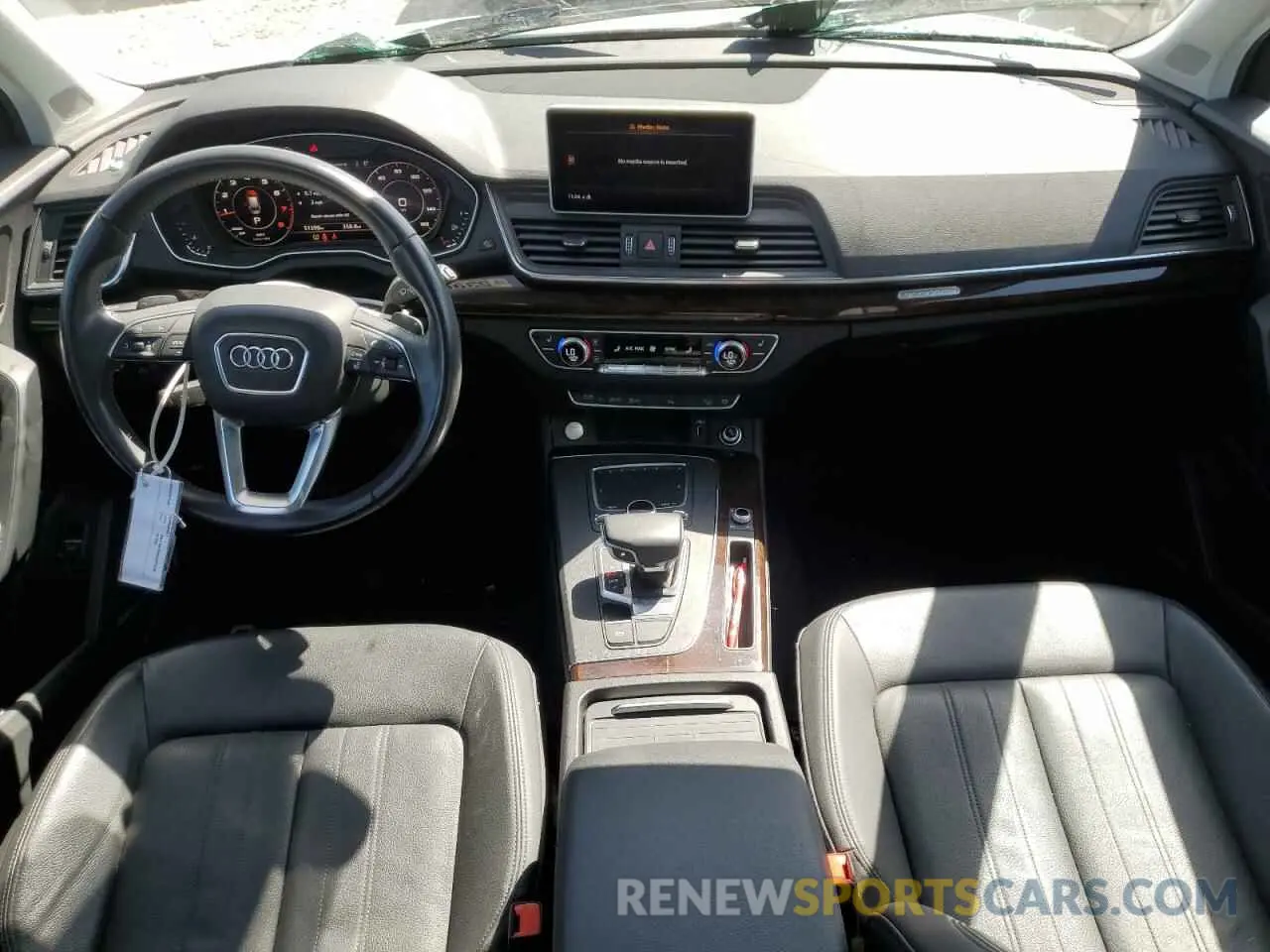8 Photograph of a damaged car WA1BNBFY3K2091625 AUDI Q5 2019
