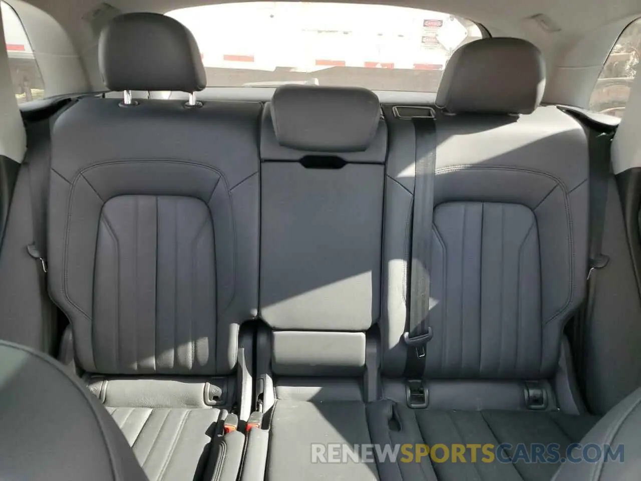 10 Photograph of a damaged car WA1CNAFY0K2031493 AUDI Q5 2019